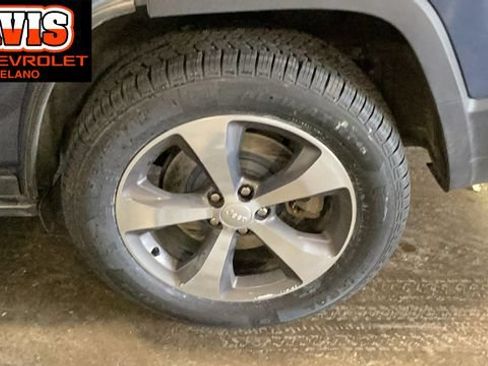 Used 2019 Jeep Cherokee Limited AWD/4WD image 8