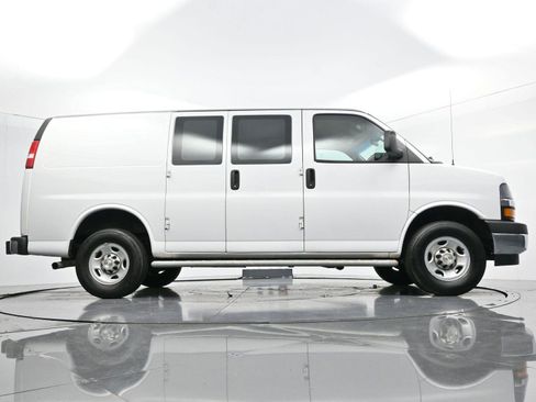 Used 2022 Chevrolet Express 2500 w/ Driver Convenience Package image 43