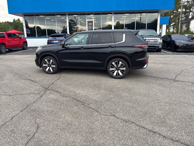 Used 2025 Mitsubishi Outlander SE FWD image 16