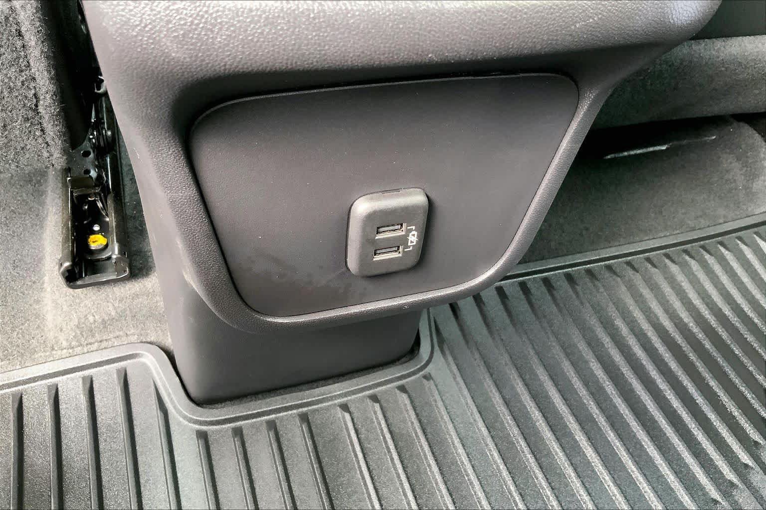 Used 2024 Chevrolet Equinox RS FWD image 36