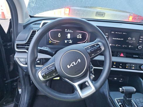 Used 2023 Kia Sportage LX FWD image 8