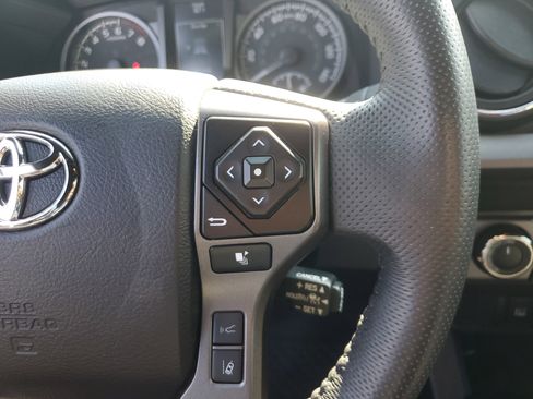 Used 2022 Toyota Tacoma TRD Sport image 27