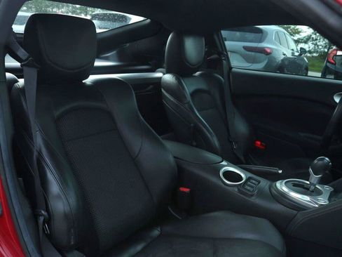 Used 2014 Nissan 370Z Touring w/ Navigation Package RWD image 7