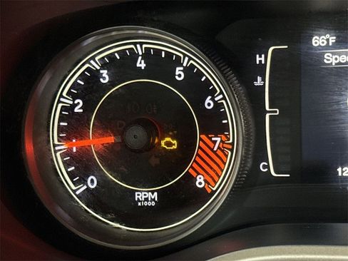 Used 2014 Jeep Cherokee Latitude image 32