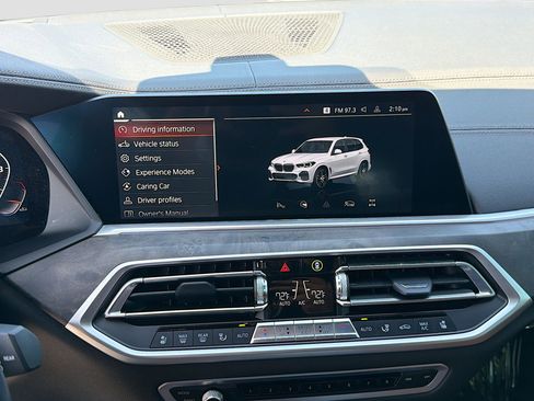 Used 2022 BMW X5 M50i w/ Executive Package image 30