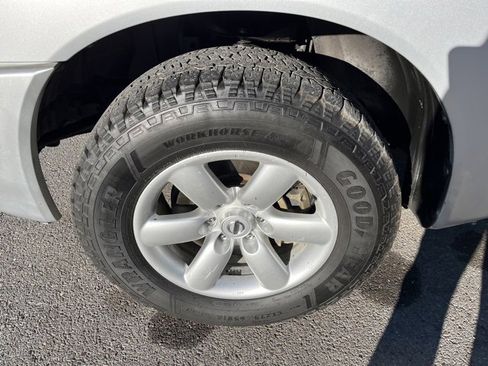 Used 2015 Nissan Titan S image 21