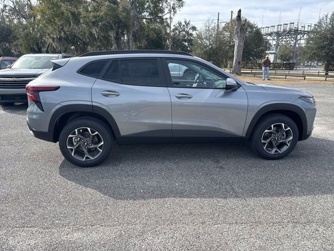 New 2026 Chevrolet Trax LT image 3