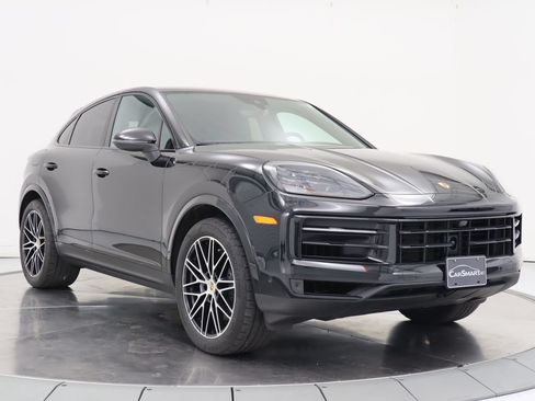 Used 2024 Porsche Cayenne Coupe w/ Premium Package Plus AWD/4WD image 7