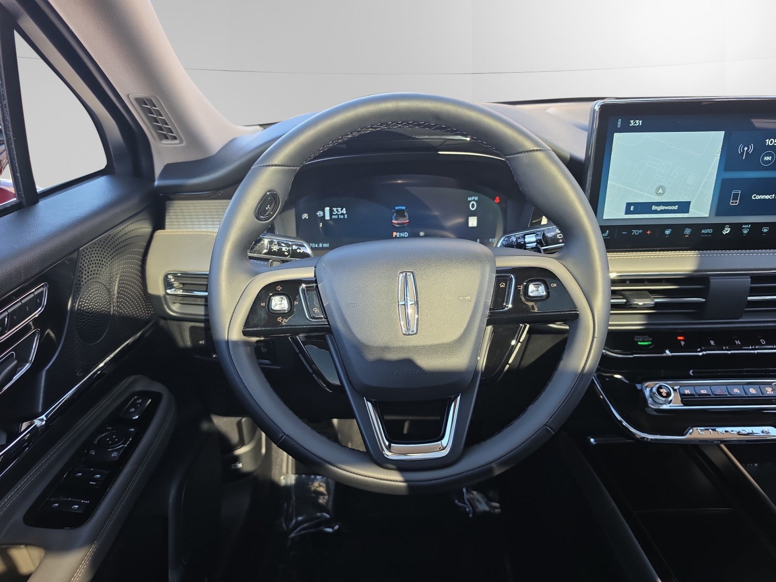 Certified 2025 Lincoln Corsair AWD w/ Equipment Group 101A image 12