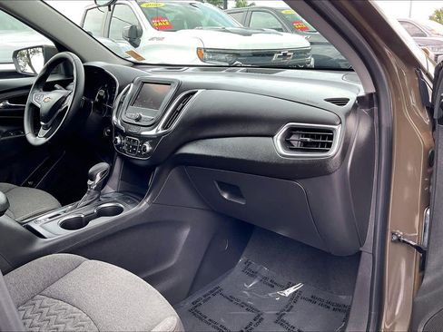 Used 2023 Chevrolet Equinox LT FWD image 16