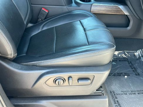 Used 2022 Chevrolet Silverado 1500 High Country AWD/4WD image 18