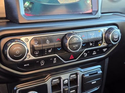 Used 2021 Jeep Gladiator Sport AWD/4WD image 33