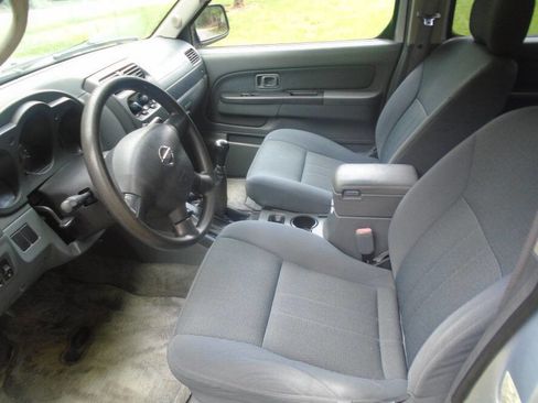 Used 2002 Nissan Frontier XE AWD/4WD image 10