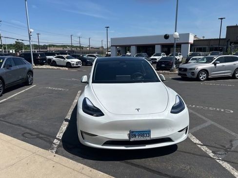 Used 2024 Tesla Model Y Performance AWD/4WD image 9