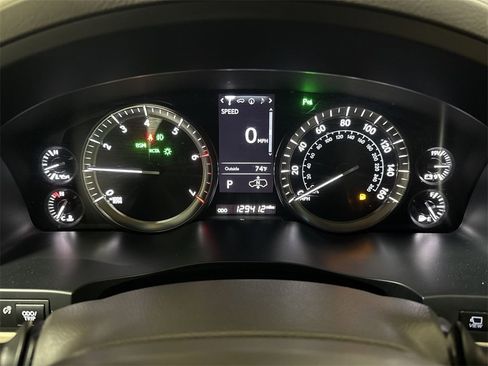 Used 2017 Lexus LX 570 4WD image 14