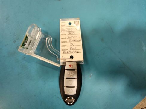 Used 2015 Nissan Pathfinder SV image 32