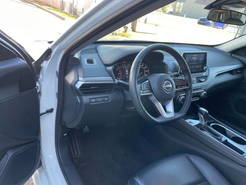 Used 2025 Nissan Altima 2.5 SR image 32
