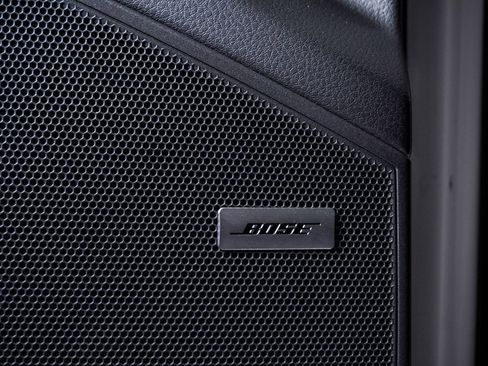 Certified 2025 Porsche Cayenne AWD/4WD image 27