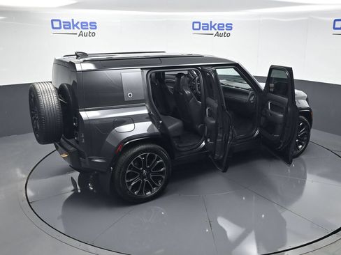 Used 2025 Land Rover Defender 110 AWD/4WD image 59