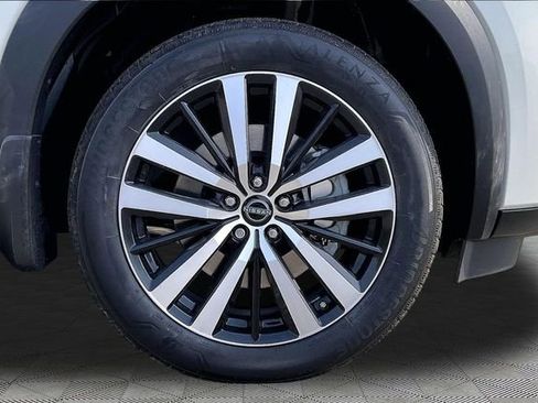 Used 2024 Nissan Pathfinder Platinum w/ Cargo Package image 23