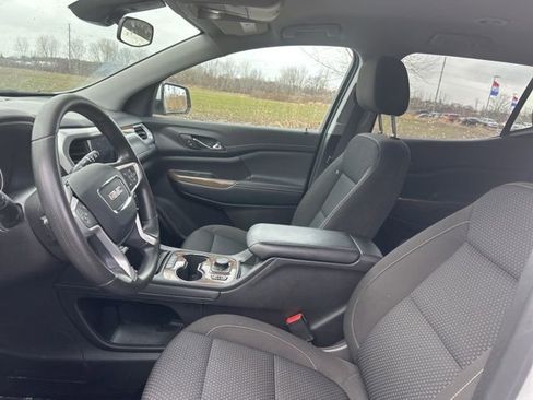 Used 2023 GMC Acadia SLE w/ Driver Convenience Package image 11