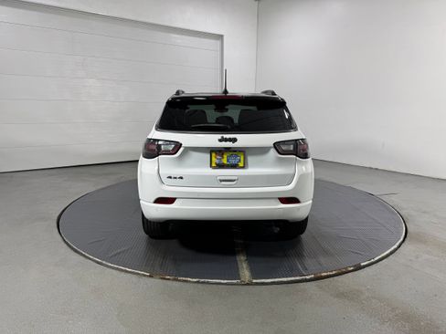 Used 2022 Jeep Compass High Altitude image 32