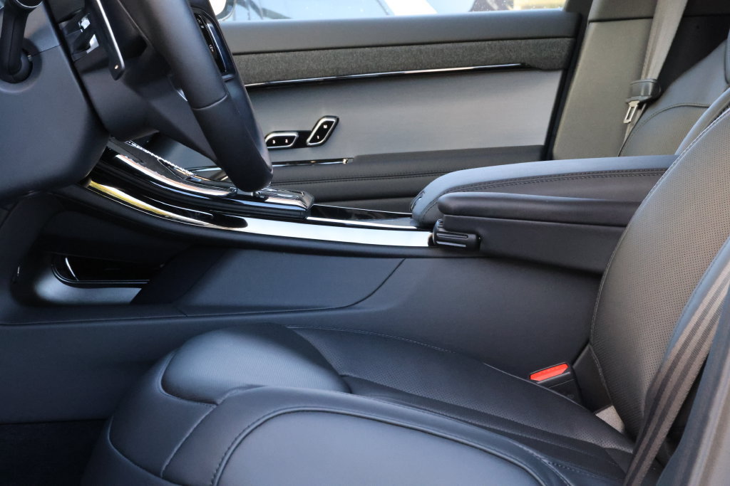 New 2027 Land Rover Range Rover Sport SE AWD/4WD image 15