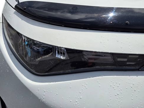 Certified 2025 Kia Soul S FWD image 4