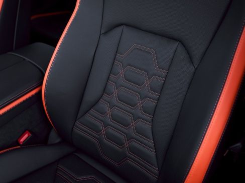 Used 2025 Lamborghini Urus SE image 47