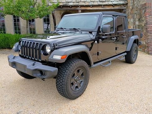 Used 2020 Jeep Gladiator Sport w/ Quick Order Package 23S AWD/4WD image 4