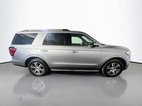 Used 2022 Ford Expedition Limited AWD/4WD image 9