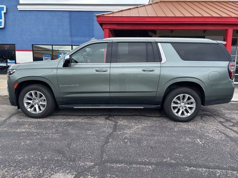 Used 2023 Chevrolet Suburban Premier AWD/4WD image 8