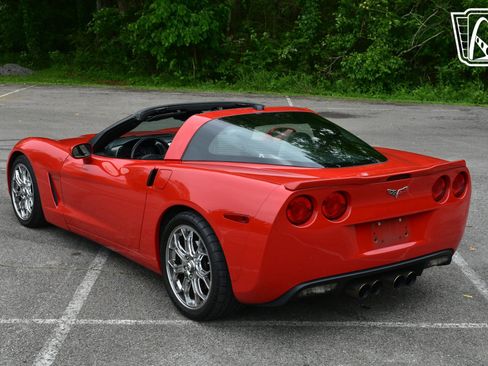 Used 2005 Chevrolet Corvette Coupe w/ Preferred Equipment Group image 9