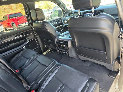 Used 2024 Jeep Wagoneer Series II w/ Flexible Seating Group AWD/4WD image 26