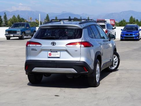 Used 2022 Toyota Corolla Cross LE w/ Moonroof Package FWD image 8