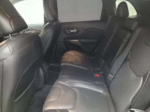 Used 2019 Jeep Cherokee Limited w/ Luxury Group image 18