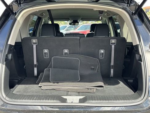 Used 2025 Honda Pilot EX-L image 11