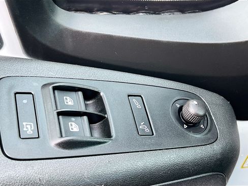 Used 2025 RAM ProMaster 2500 w/ Convenience Group FWD image 15