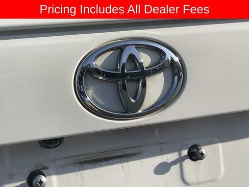 Used 2021 Toyota RAV4 XLE AWD/4WD image 7