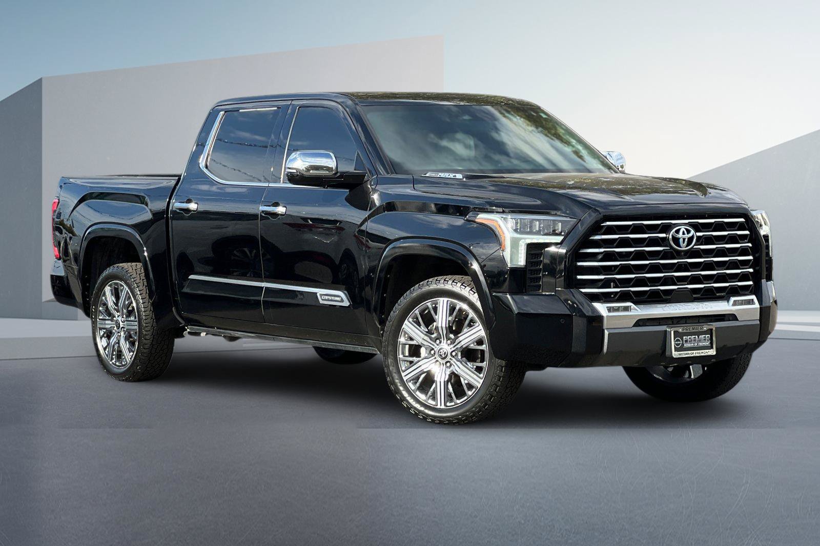 Used 2024 Toyota Tundra Capstone AWD/4WD image 2