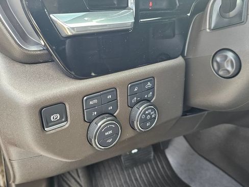 Used 2024 Chevrolet Silverado 1500 LTZ AWD/4WD image 12