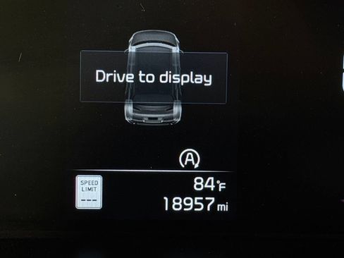 Used 2025 Kia Soul LX w/ LX Technology Package FWD image 15