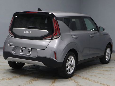 Used 2025 Kia Soul LX w/ LX Technology Package image 10