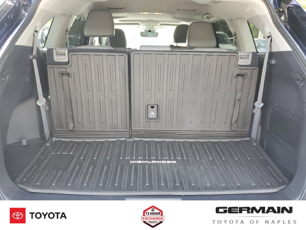 Used 2022 Toyota Highlander XLE AWD/4WD image 25