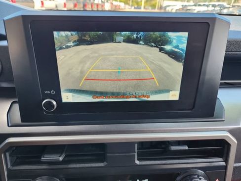 Used 2025 Toyota 4Runner SR5 AWD/4WD image 17