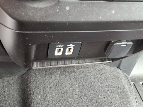 Certified 2019 Ford F350 XLT w/ XLT Premium Package AWD/4WD image 18