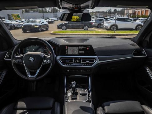 Used 2019 BMW 330i xDrive Sedan w/ Premium Package AWD/4WD image 17