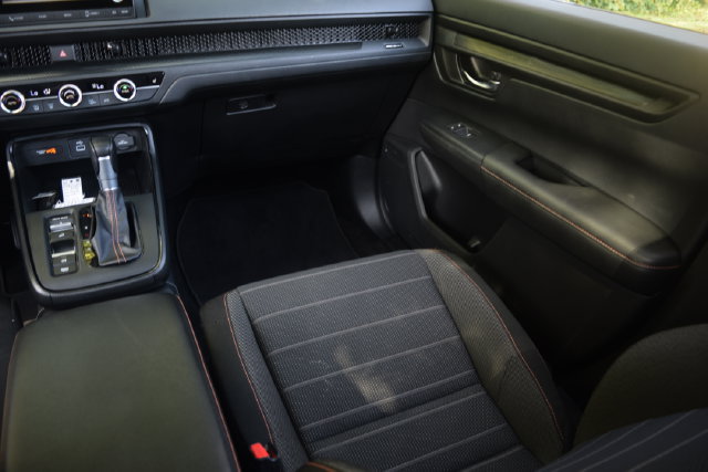Used 2025 Honda CR-V Sport image 14