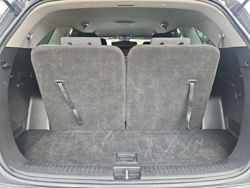 Used 2017 Kia Sorento LX w/ LX Convenience Package image 19