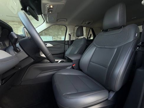 New 2026 Ford Explorer Active w/ Active Comfort Package RWD image 6